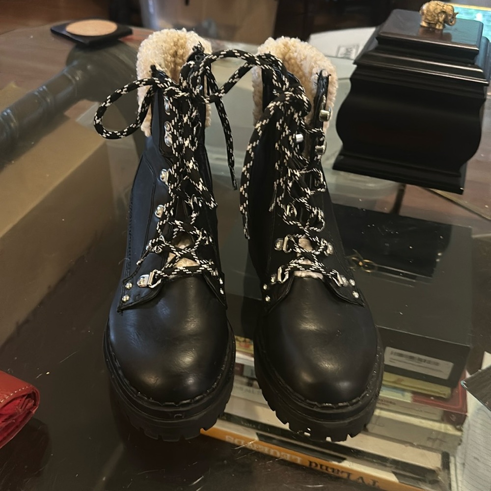 Combat ladies boots